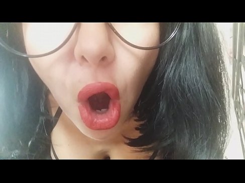 ❤️ Sthandwa, umama wakho ongamzali akakuvumeli ukuthi uye esikoleni namuhla... Ngikudinga kakhulu... Ividiyo yokubhebhana ku-zu.watchhentai.ru ❌️
